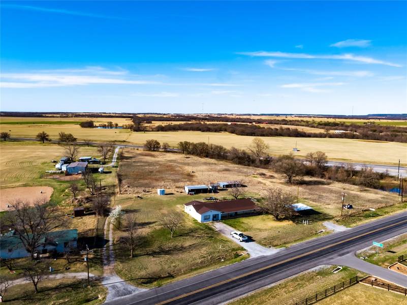 5902 FM 8, Desdemona, TX 76445