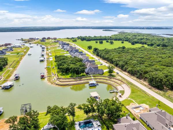 1701 S Laguna Bay, Pelican Bay, TX 76020