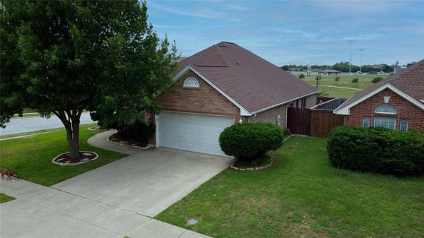 7325 Bennington Drive, Watauga, TX 76148