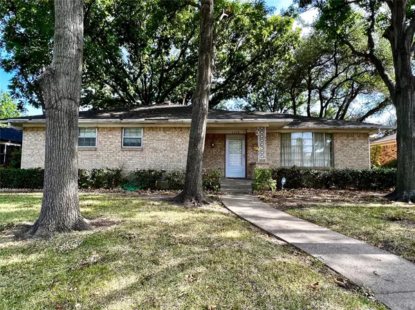 2228 Babalos Lane, Dallas, TX 75228