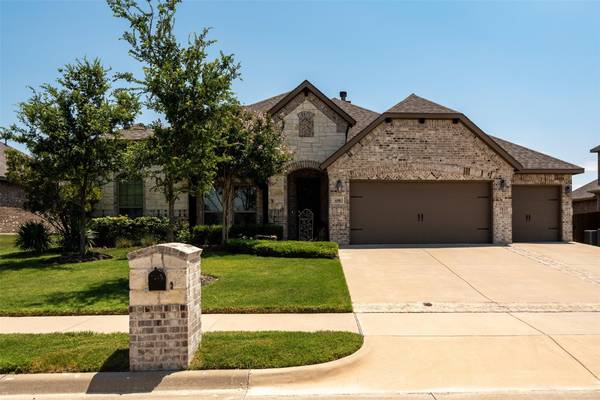 618 Lonesome Dove Drive, Midlothian, TX 76065