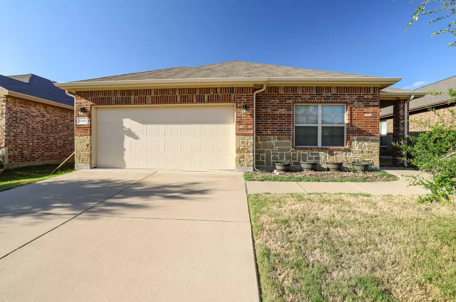 1108 Sierra Blanca Drive, Fort Worth, TX 76028