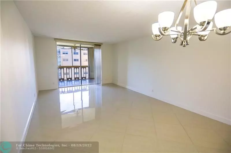 Hallandale Beach, FL 33009,619 NE 14th Ave  #604