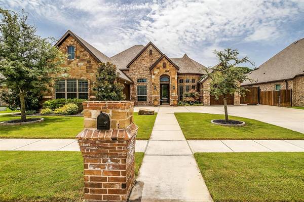 9104 Northampton Drive, North Richland Hills, TX 76182