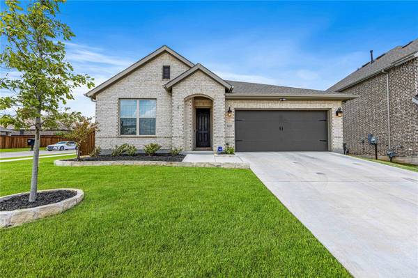 5425 High Pointe Drive, Haltom City, TX 76137