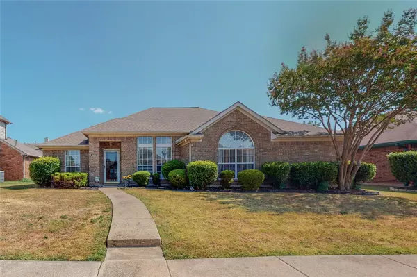 8502 Manchester Drive, Rowlett, TX 75089