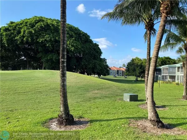 Pompano Beach, FL 33069,903 Cypress Grove Dr  #201