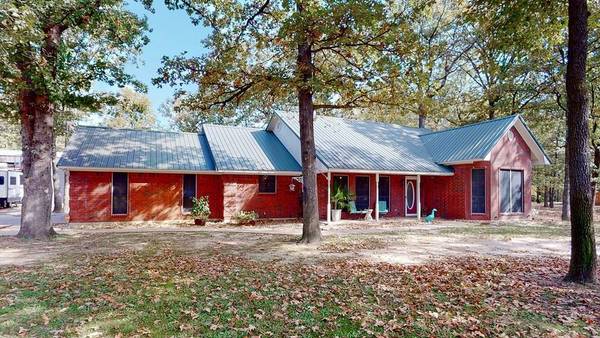 260 Red Oak Lane, Powderly, TX 75473