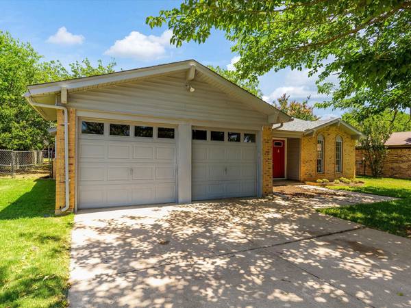 820 Redbud Street, Crowley, TX 76036