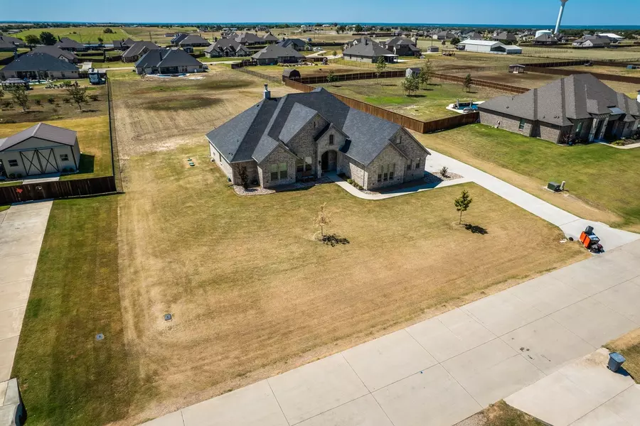 231 Crosswind Drive, Waxahachie, TX 75167