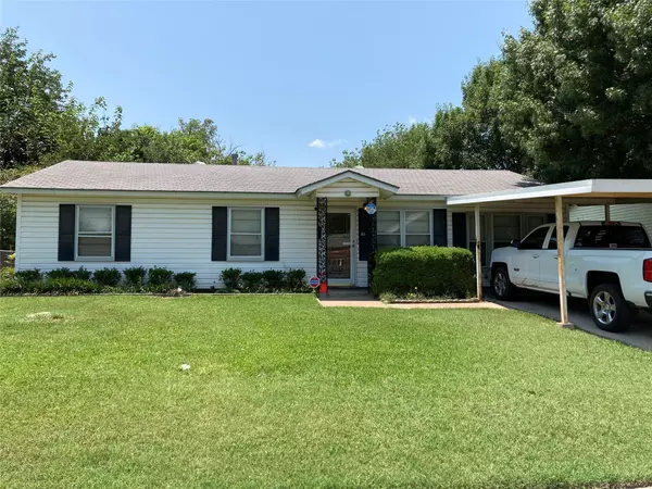 853 Renfro Drive, White Settlement, TX 76108