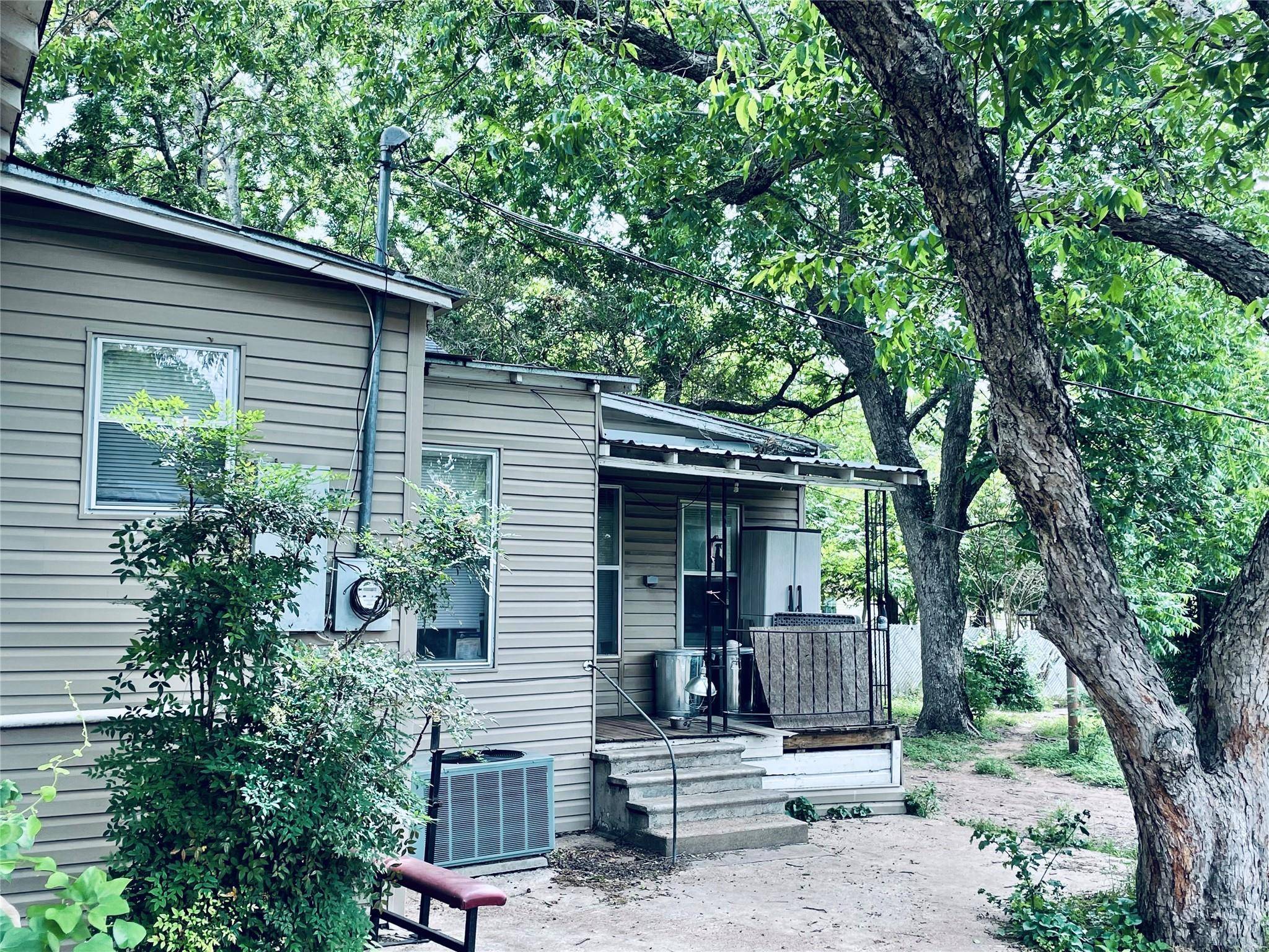 Hubbard, TX 76648,305 2nd Street