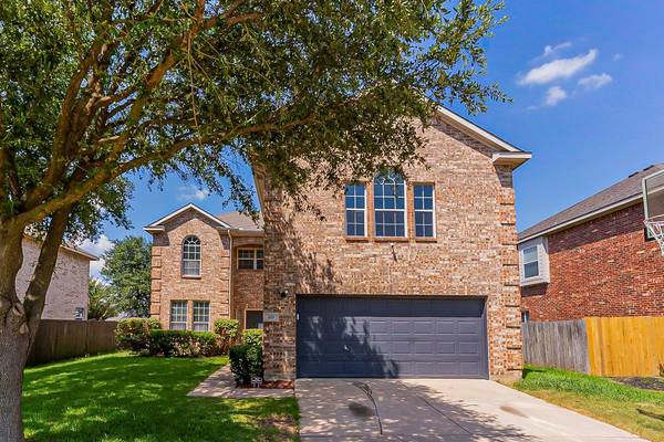 225 Benton Drive, Roanoke, TX 76262