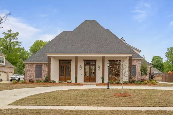 418 Oakwood Trace Court, Shreveport, LA 71106