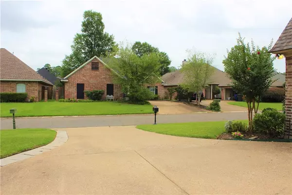 Shreveport, LA 71106,10106 Autumn Oaks Lane