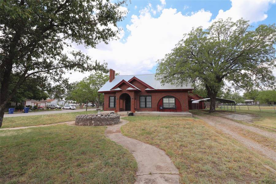 803 Norwood Street, Brownwood, TX 76801