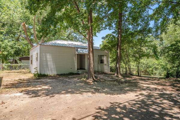 825 N Green Street Street, Grand Saline, TX 75140