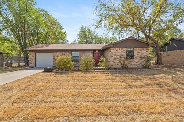 2004 Calvert Road, Brownwood, TX 76801