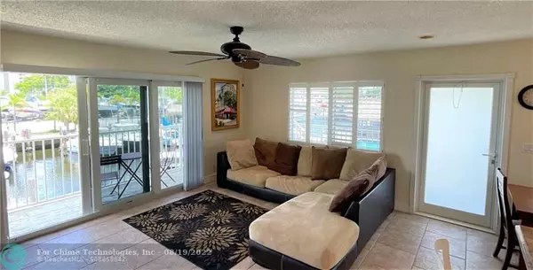 Pompano Beach, FL 33062,851 SE 22nd Ave  #4