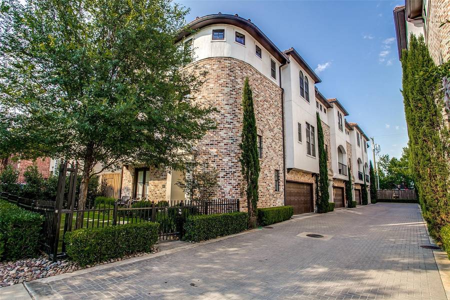 3560 Dunminster Court, Dallas, TX 75219