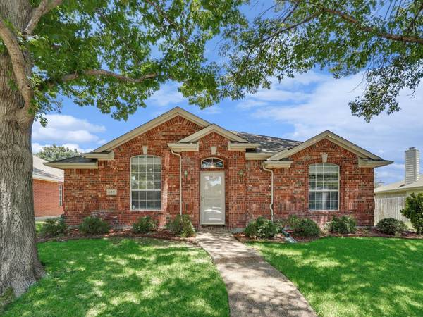 1221 Valley Oaks Drive, Lewisville, TX 75067