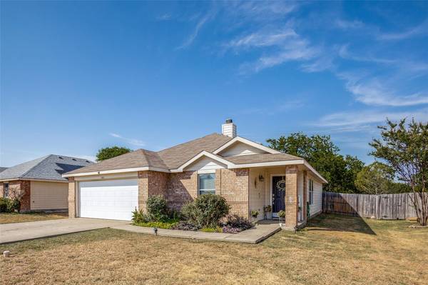 246 Meadowcrest Drive, Terrell, TX 75160