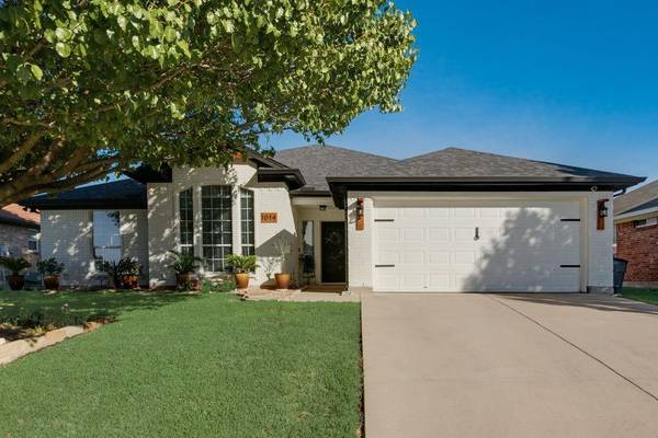 1014 Thistle Meade Circle, Burleson, TX 76028