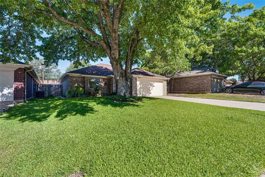 5802 Terra Drive, Arlington, TX 76017