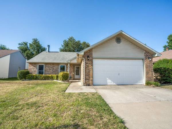 7010 Blackberry Drive, Arlington, TX 76016