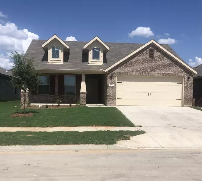 9909 Norway Spruce Trail, Fort Worth, TX 76036