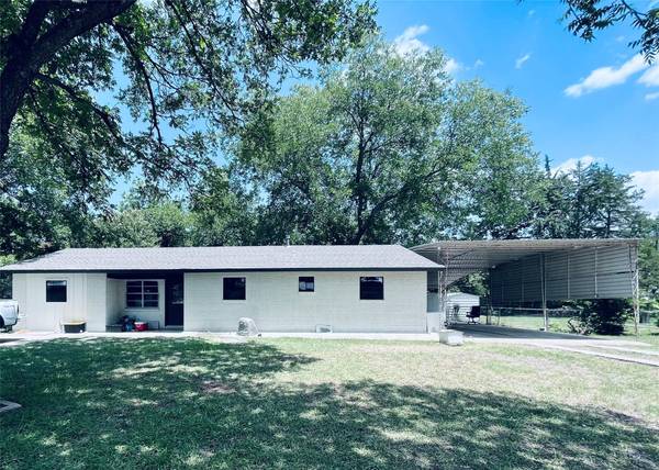 308 Woodlawn Drive, Comanche, TX 76442