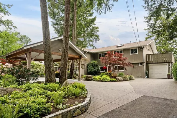 Saanich, BC V9E 2H9,5006 Echo Dr