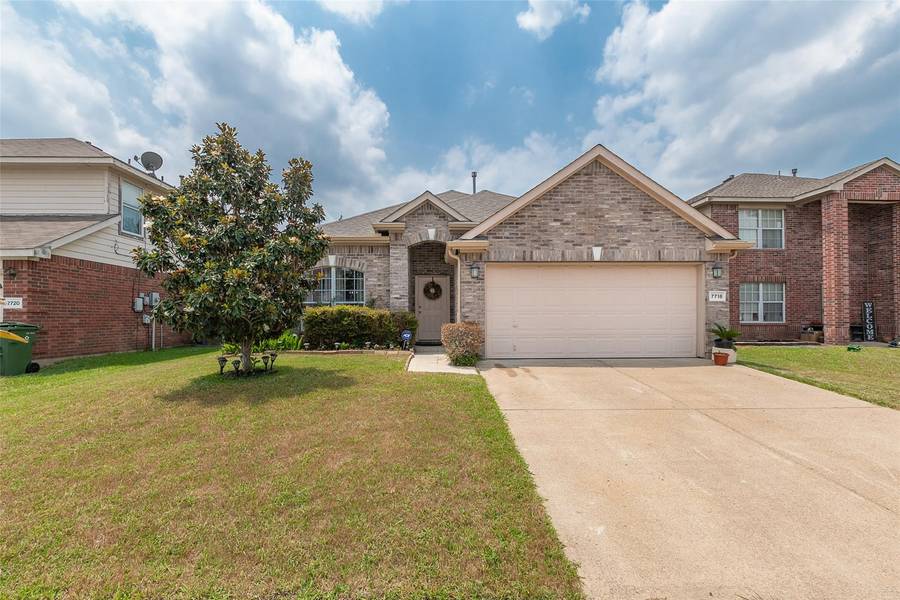 7718 Regent Drive, Arlington, TX 76001