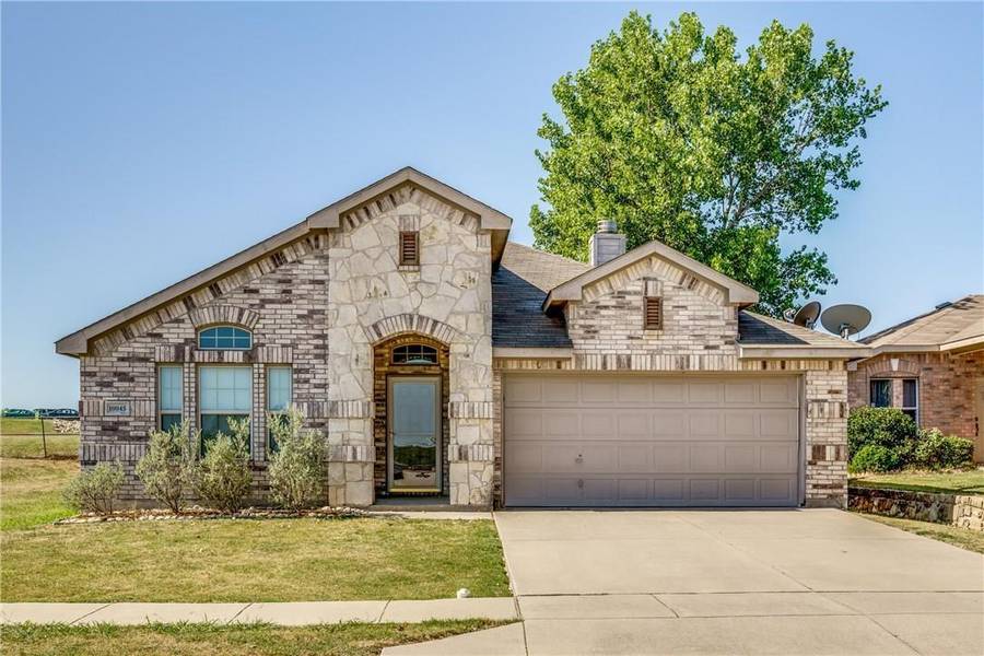 10045 Pronghorn Lane, Fort Worth, TX 76108