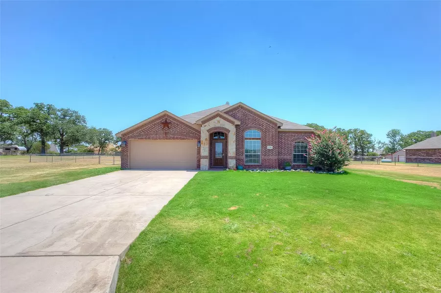 116 Champions Way, Azle, TX 76020