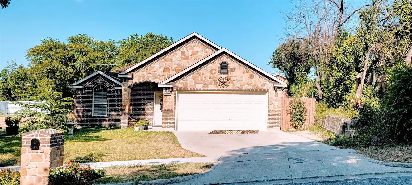 2708 Chestnut Avenue, Fort Worth, TX 76164