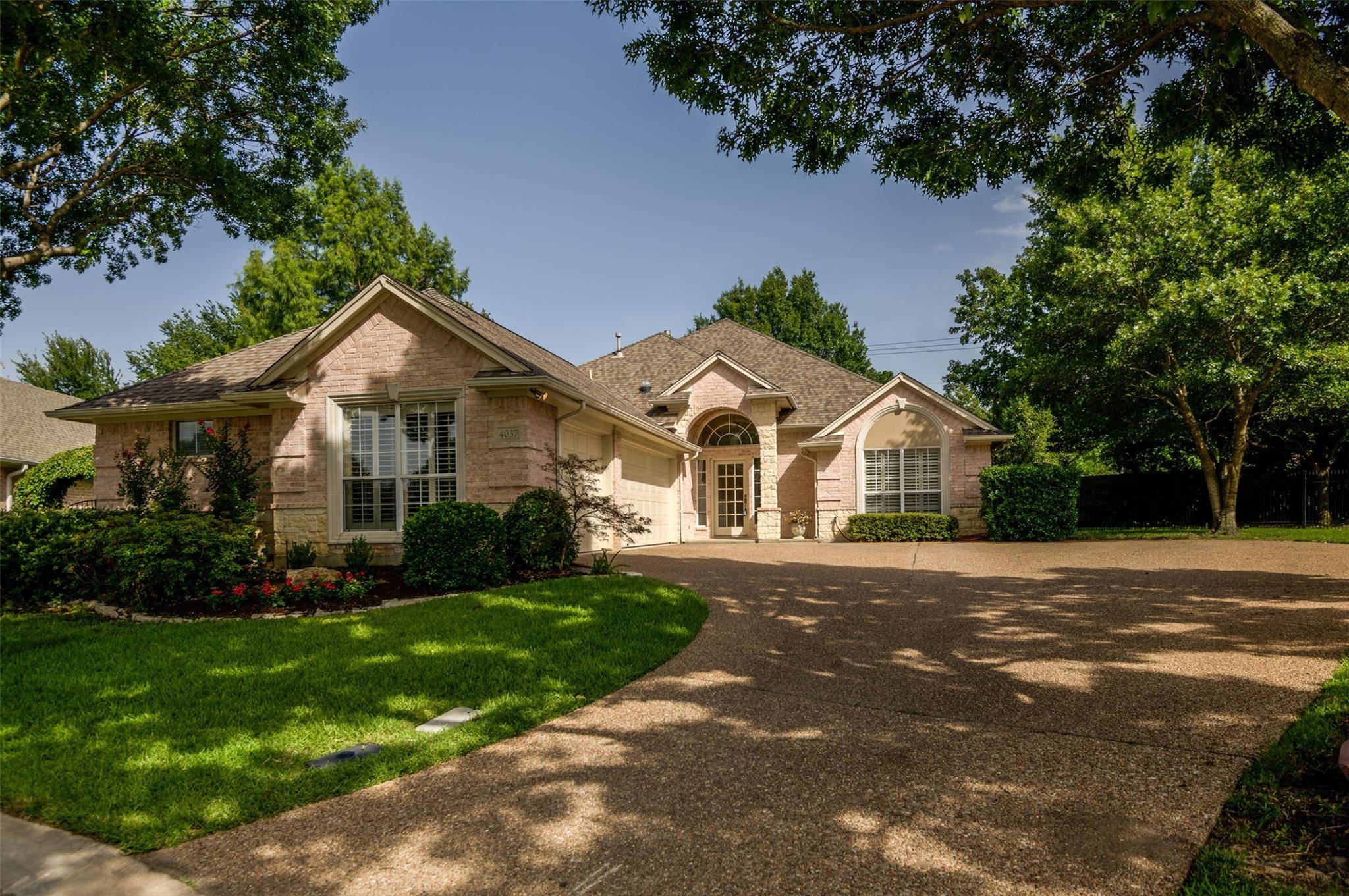 Arlington, TX 76013,4037 Appian Way