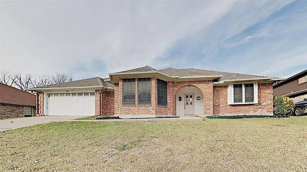 444 Meadowhill Drive, Benbrook, TX 76126