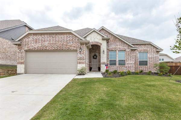 5441 Stonelake Drive, Haltom City, TX 76137