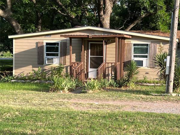 604 N Cole Street, Comanche, TX 76442