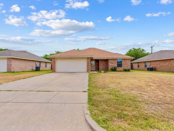 612 Westmeadow Drive, Cleburne, TX 76033