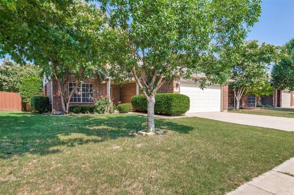 10409 Jaybird Drive, Fort Worth, TX 76244