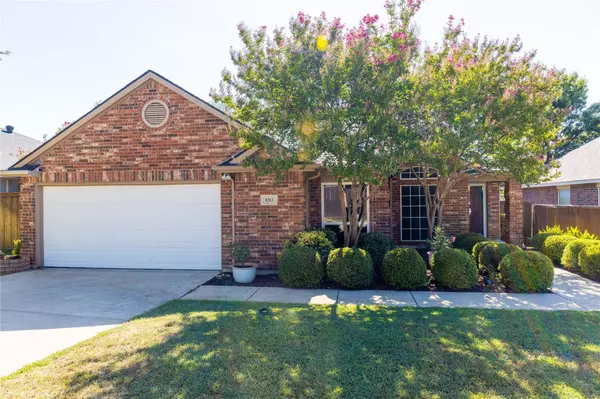 8313 Muirwood Trail, Fort Worth, TX 76137