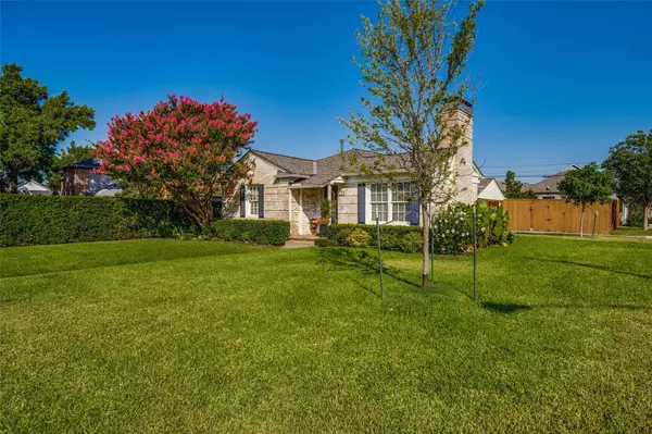 3627 S Versailles Avenue, Dallas, TX 75209