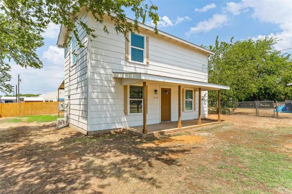 1320 N Estes Street, Stephenville, TX 76401