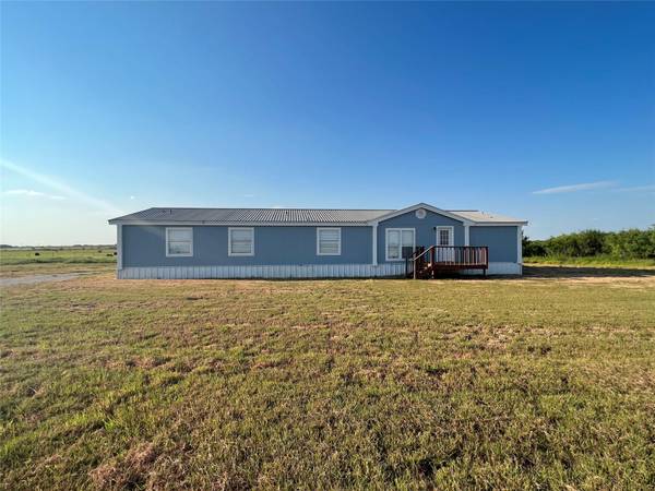 1632 Monument Road, Loving, TX 76460