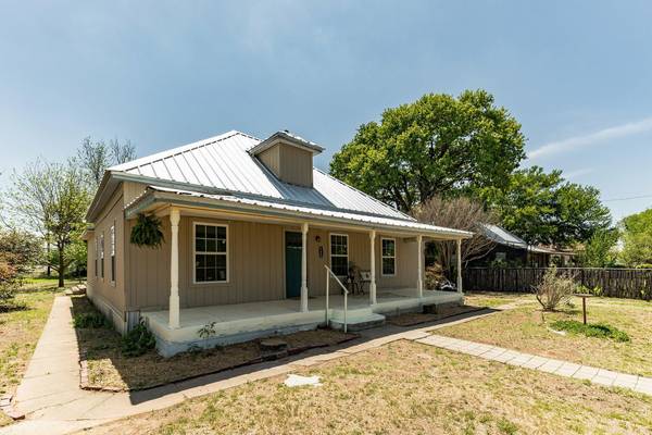 408 E Housley Street, Strawn, TX 76475