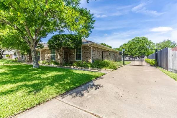 Arlington, TX 76016,3607 Ivywild Court