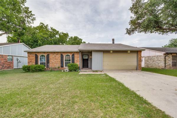 1305 Independence Trail, Grand Prairie, TX 75052