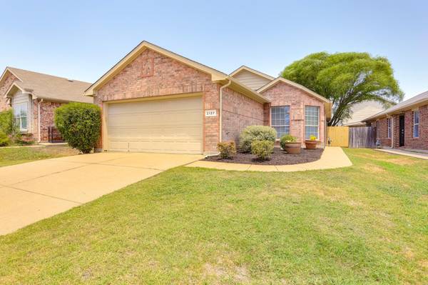 2137 Ingrid Lane, Fort Worth, TX 76131